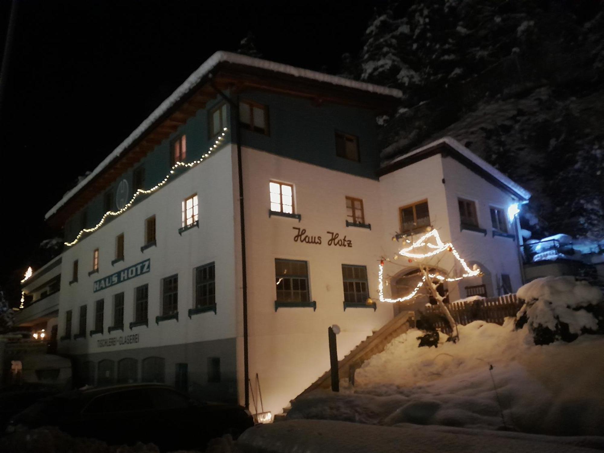 Haus Hotz Apart Talblick Grins Esterno foto