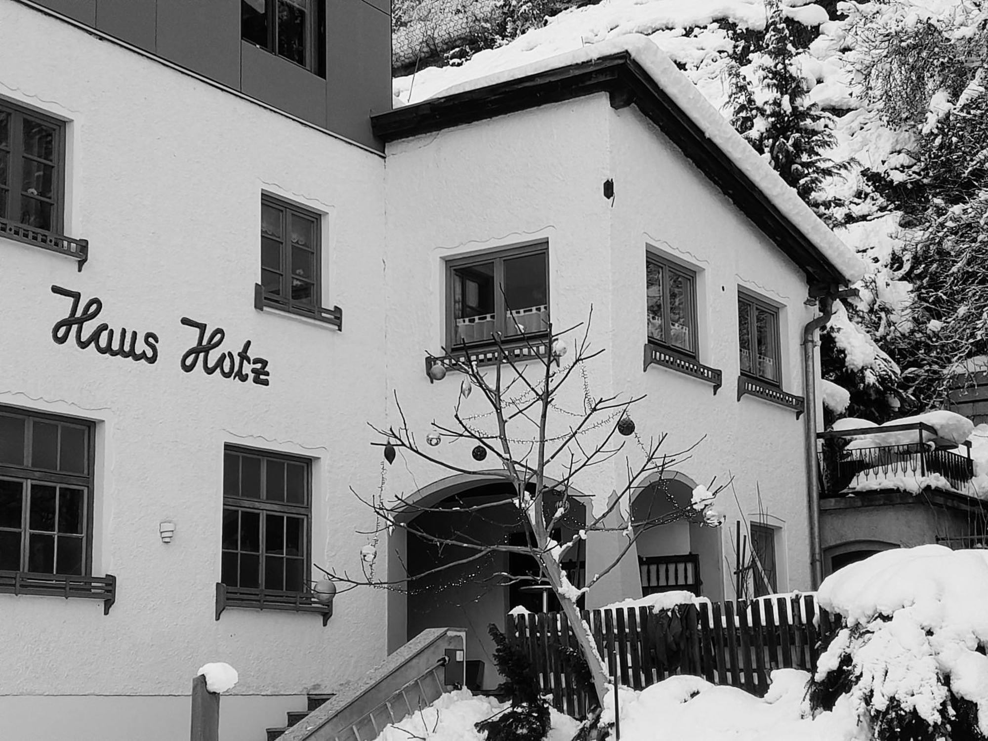 Haus Hotz Apart Talblick Grins Esterno foto